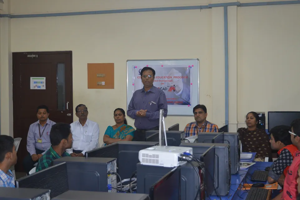 “AutoCAD and Solid Modelling” for Second Students by in House Expert Prof. Momin M.webp picture